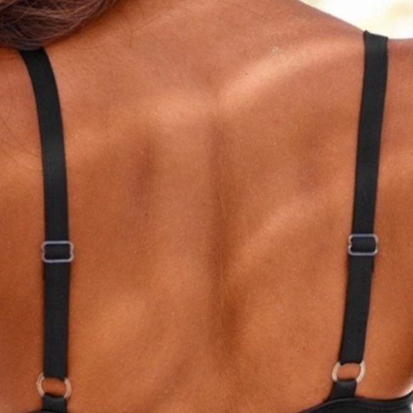 High cut swimsuit - Picture 5 of 6